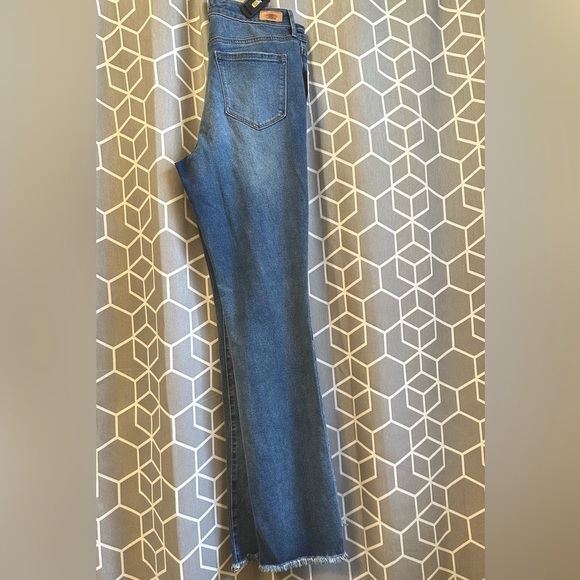Sofia high rise skinny kick boot jeans. - Picture 2 of 10